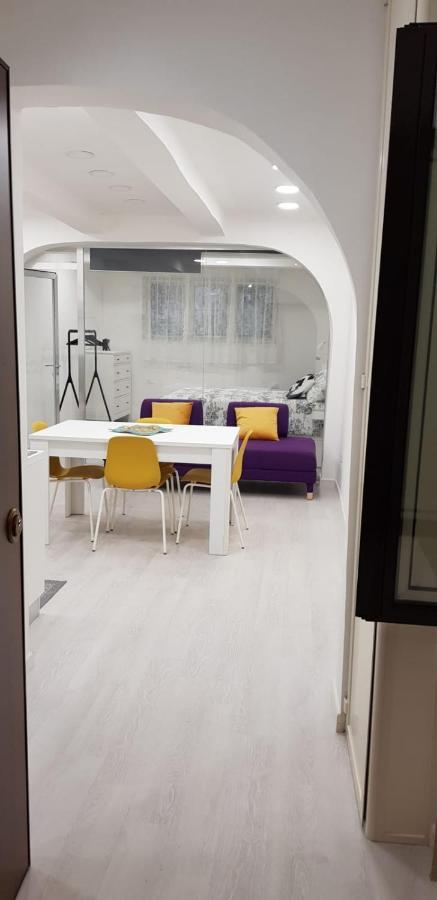 Holiday House Fieravecchia Salerno Buitenkant foto